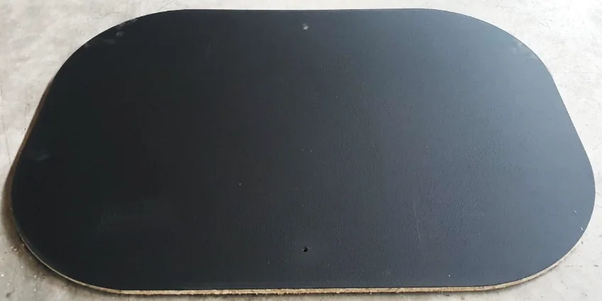 Plastik yapıştırmalı stepne kapağı